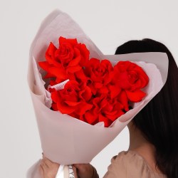 Букет из 5 красных французских роз